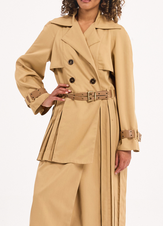 VENTAGLIO PLEATED TRENCH COAT IN SAND