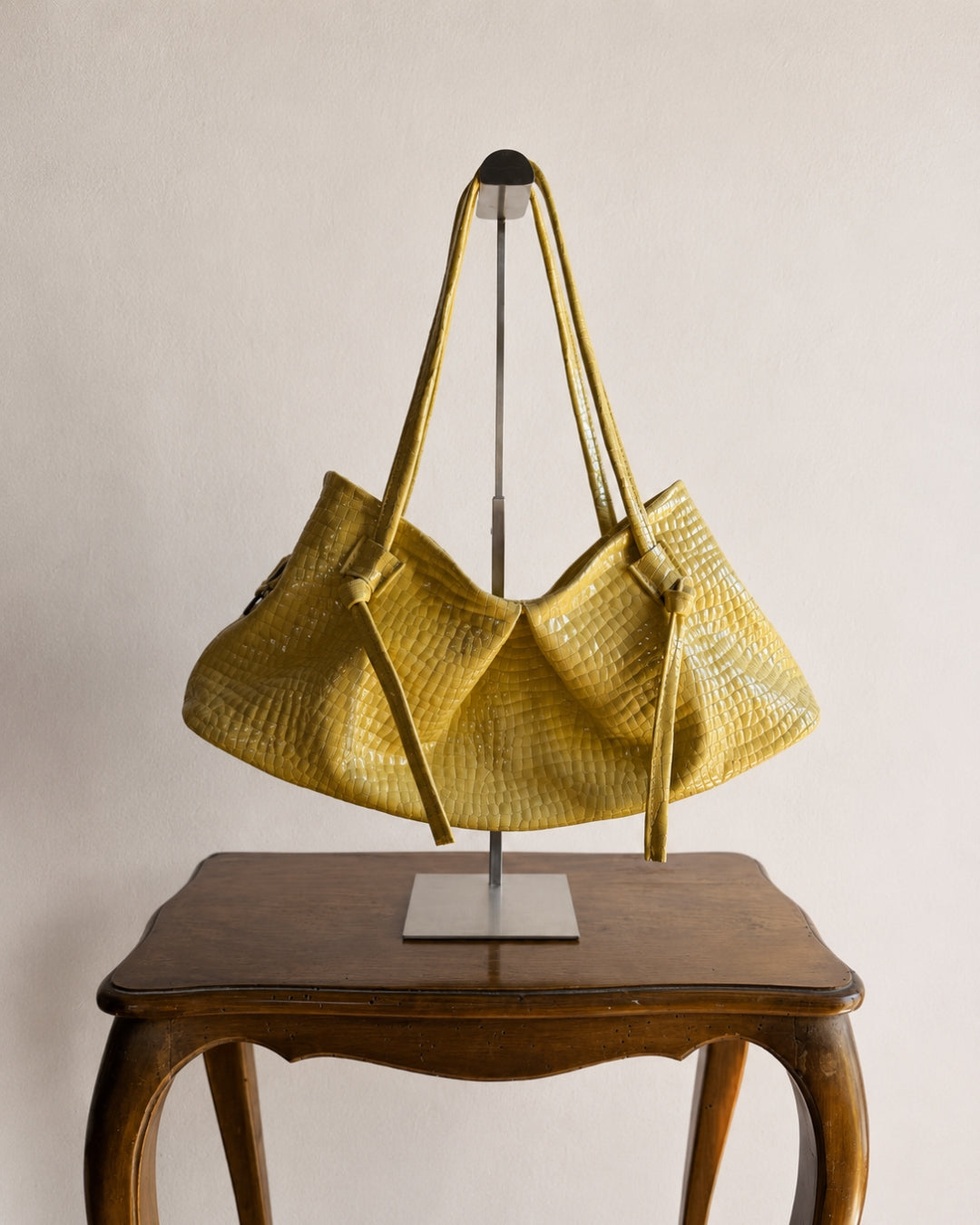 DUMPLING BAG IN BUTTER GLOSS