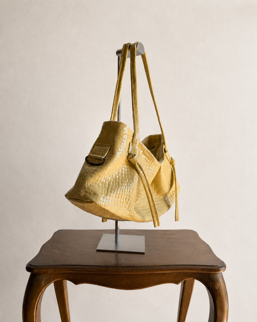 DUMPLING BAG IN BUTTER GLOSS