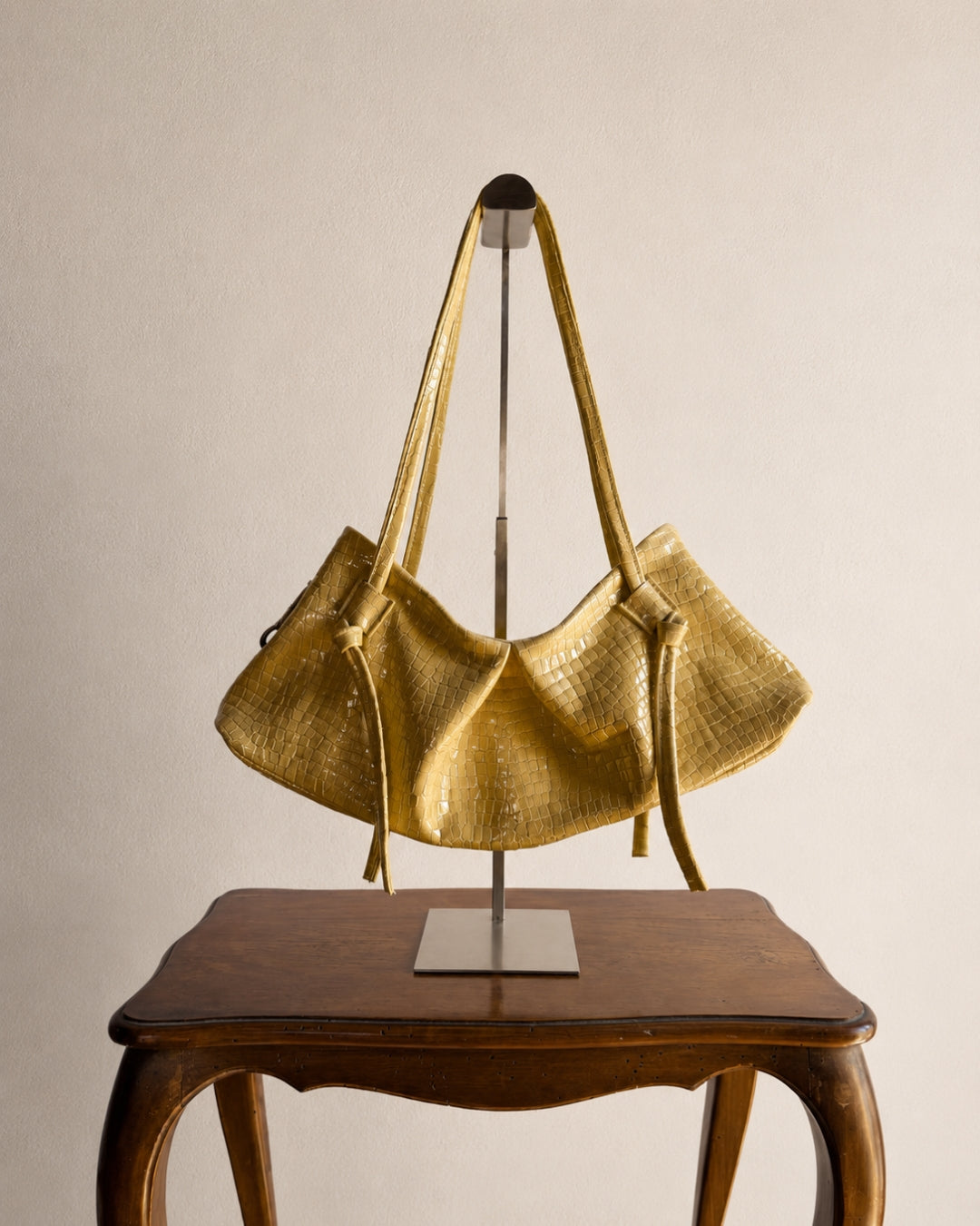 DUMPLING BAG IN BUTTER GLOSS