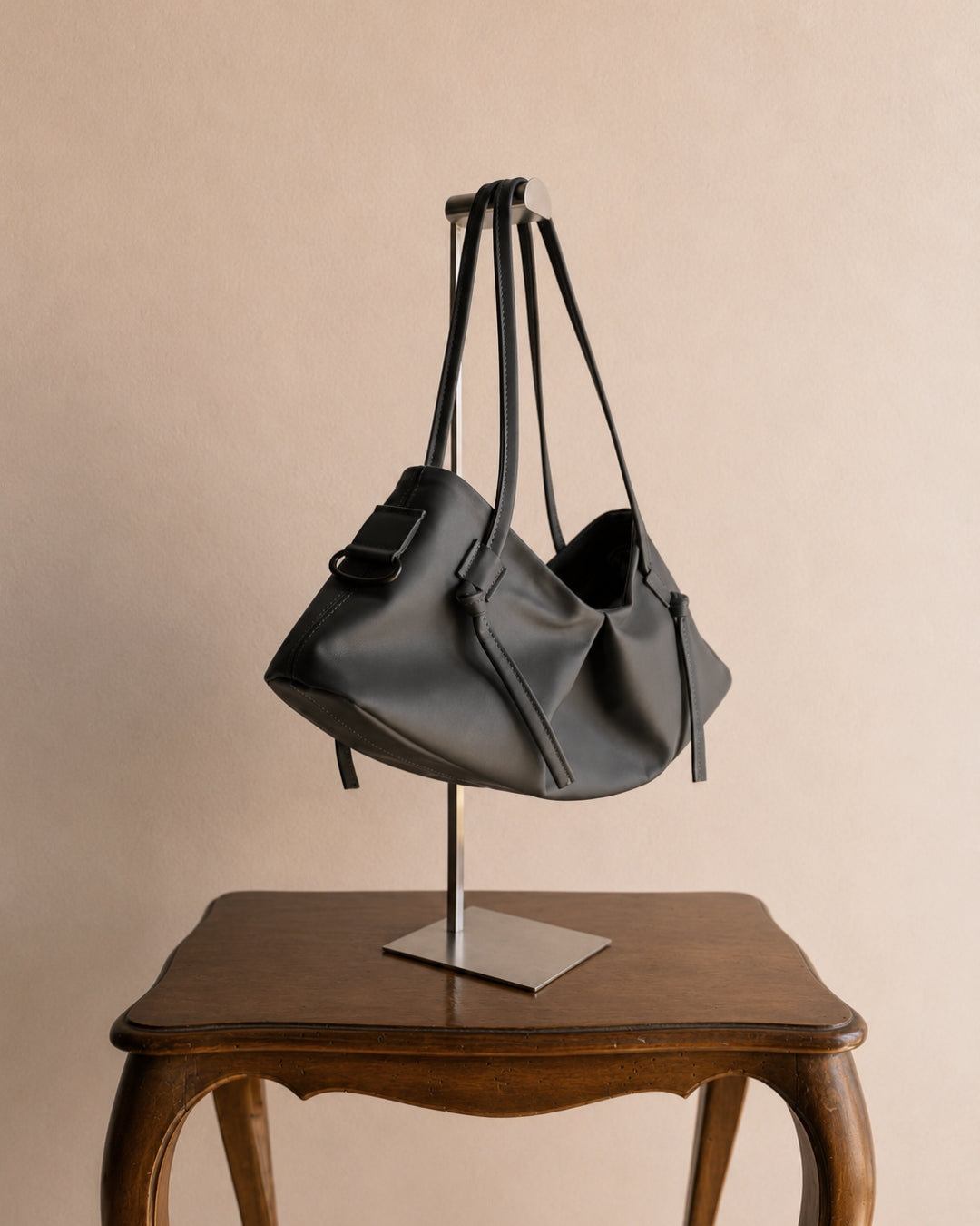DUMPLING BAG IN DUST