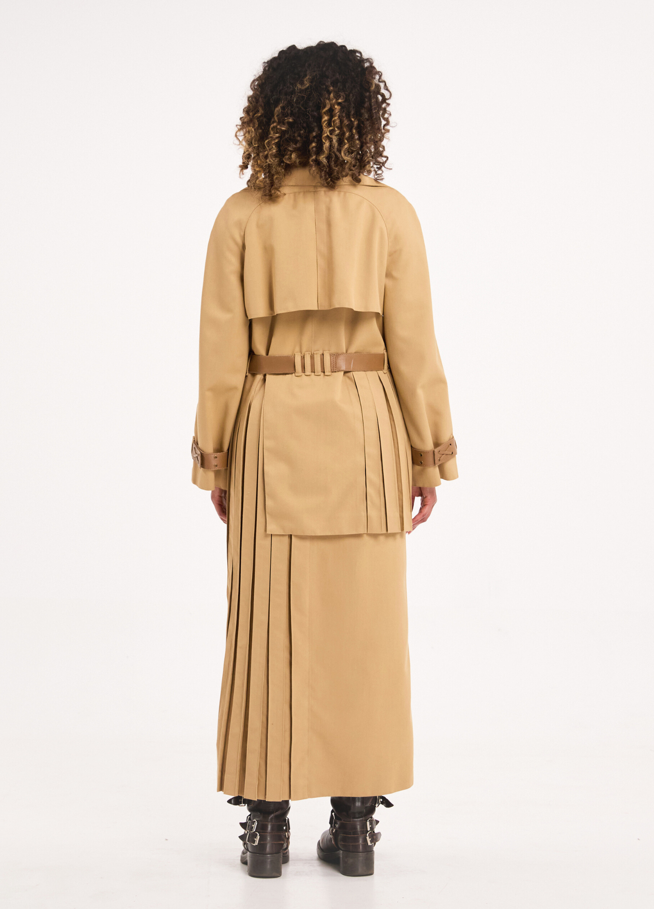 VENTAGLIO PLEATED TRENCH COAT IN SAND