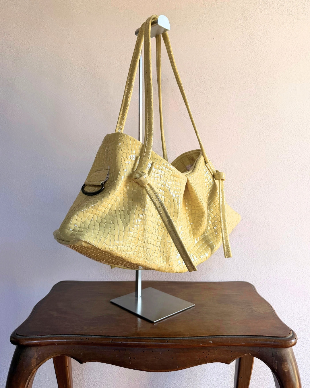 DUMPLING BAG IN BUTTER GLOSS