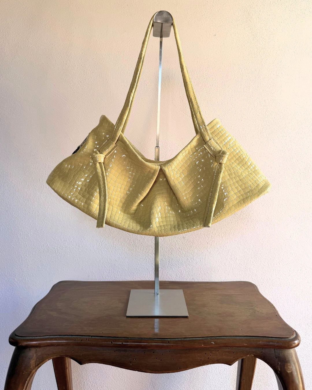 DUMPLING BAG IN BUTTER GLOSS
