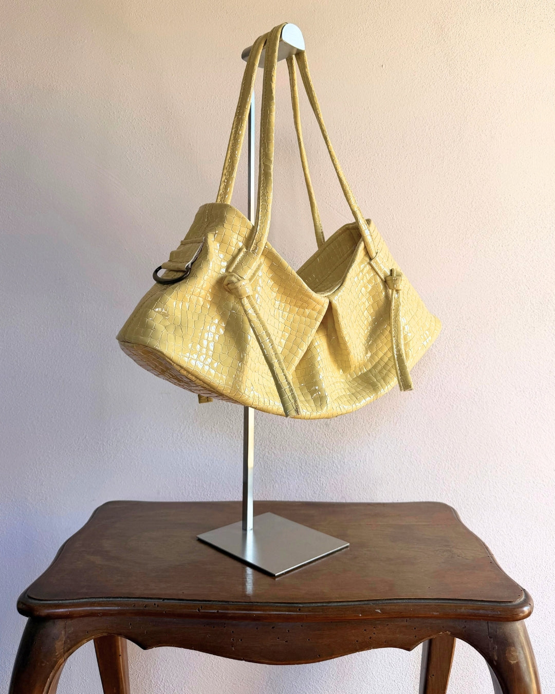 DUMPLING BAG IN BUTTER GLOSS