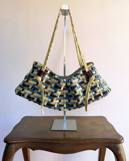 WOVEN DUMPLING BAG IN AUTUMN